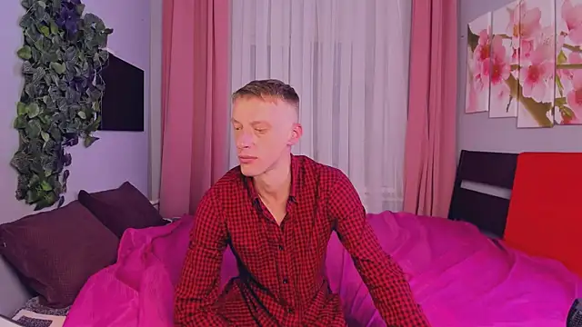 Snapshot of InkedJames chatting on 09.29.25 InkedJames online show from 09.29.25