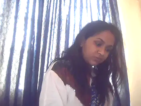 Snapshot of cute_indianxo chatting on 09.14.25 cute indianxo online show from 09.14.25