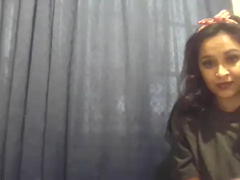 Snapshot of cute_indianxo chatting on 09.27.25 cute indianxo online show from 09.27.25