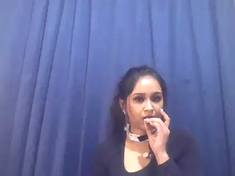 Snapshot of cute_indianxo chatting on 10.17.25 cute indianxo online show from 10.17.25