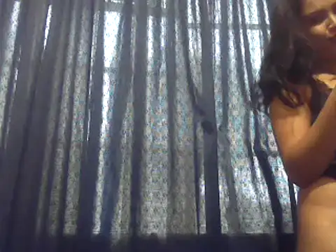 Snapshot of cute_indianxo chatting on 10.19.25 cute indianxo online show from 10.19.25