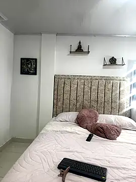 EmiilyEvans  online show from 11.07.25