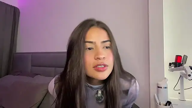 Snapshot of lexie_gray2 chatting on 03.19.26 lexie gray2 online show from 03.19.26
