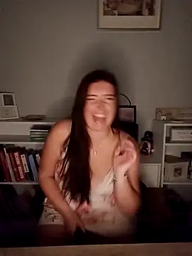 SweetLaurenXX online show from 10.10.25