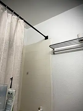 Snapshot of MrsSizzle chatting on 10.07.25 MrsSizzle online show from 10.07.25