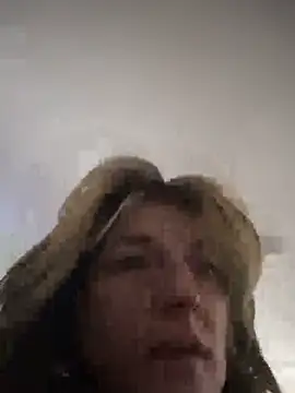 Snapshot of MrsSizzle chatting on 10.12.25 MrsSizzle online show from 10.12.25