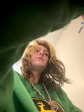 Snapshot of MrsSizzle chatting on 10.13.25 MrsSizzle online show from 10.13.25