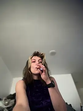 Snapshot of MrsSizzle chatting on 10.18.25 MrsSizzle online show from 10.18.25