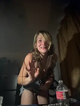 Snapshot of MrsSizzle chatting on 10.20.25 MrsSizzle online show from 10.20.25