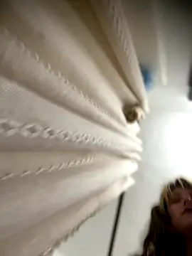 Snapshot of MrsSizzle chatting on 10.23.25 MrsSizzle online show from 10.23.25