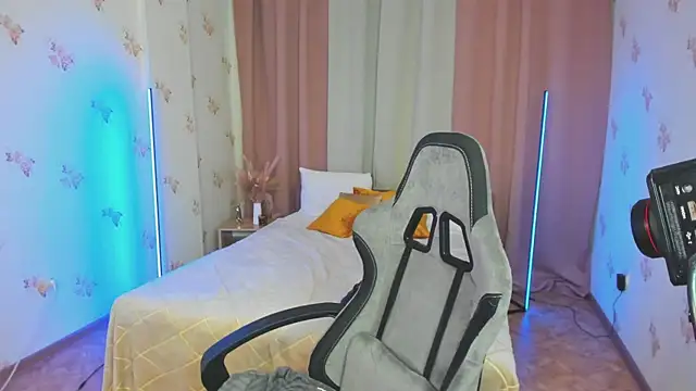  Shy Jenny  online show from 06.04.26