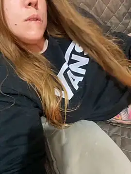 Snapshot of Lazinha18 chatting on 09.27.25 Lazinha18 online show from 09.27.25