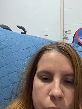 Snapshot of Lazinha18 chatting on 10.08.25 Lazinha18 online show from 10.08.25