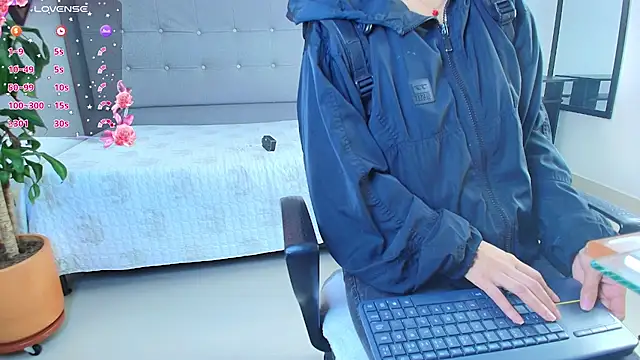 saray reese online show from 10.05.25