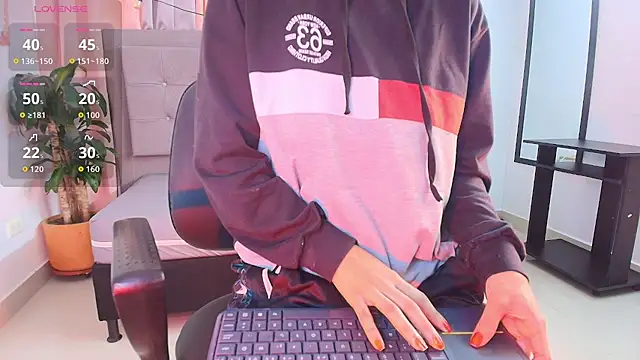 saray reese online show from 10.28.25