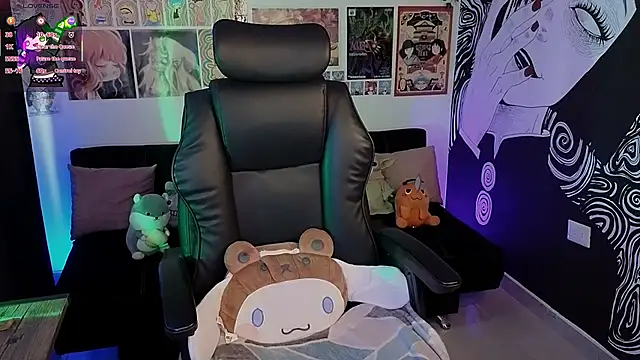 Yuhwan  online show from 11.13.25