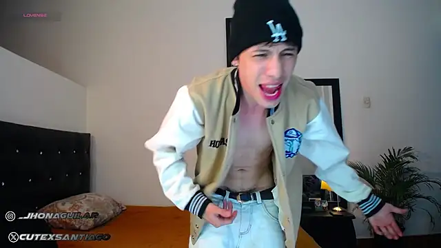 Snapshot of santiago_cutex chatting on 09.20.25 santiago cutex online show from 09.20.25