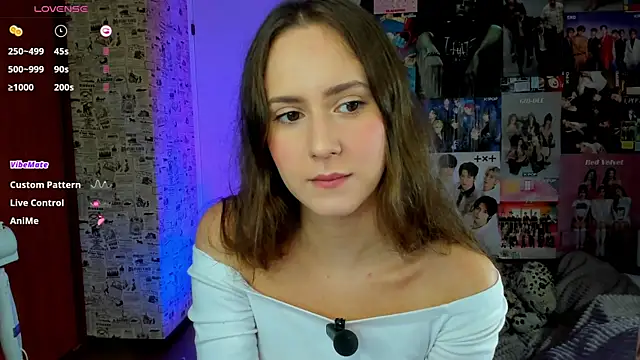 Snapshot of LucyRose3 chatting on 09.09.25 LucyRose3 online show from 09.09.25