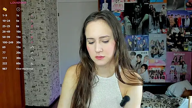 Snapshot of LucyRose3 chatting on 09.20.25 LucyRose3 online show from 09.20.25