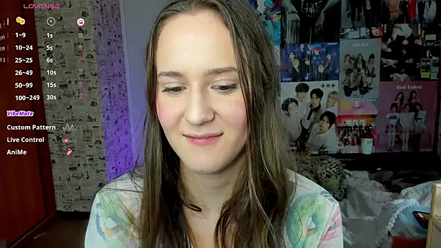 Snapshot of LucyRose3 chatting on 09.23.25 LucyRose3 online show from 09.23.25