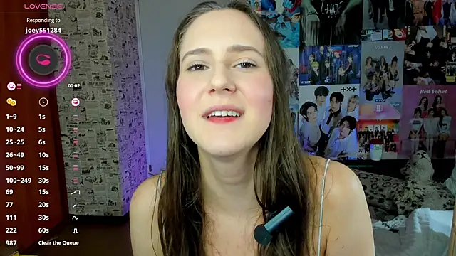 Snapshot of LucyRose3 chatting on 09.24.25 LucyRose3 online show from 09.24.25