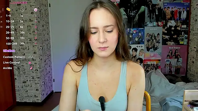 Snapshot of LucyRose3 chatting on 09.25.25 LucyRose3 online show from 09.25.25