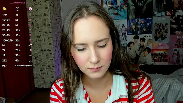 Snapshot of LucyRose3 chatting on 09.30.25 LucyRose3 online show from 09.30.25