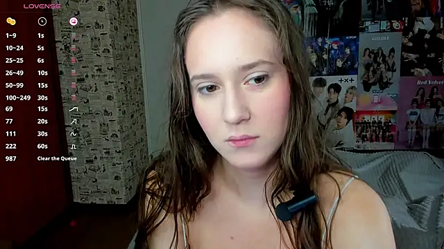 Snapshot of LucyRose3 chatting on 10.08.25 LucyRose3 online show from 10.08.25