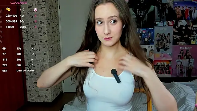 Snapshot of LucyRose3 chatting on 10.13.25 LucyRose3 online show from 10.13.25