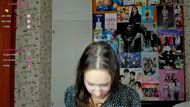 Snapshot of LucyRose3 chatting on 10.13.25 LucyRose3 online show from 10.13.25