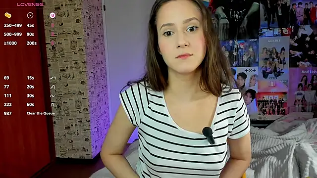 Snapshot of LucyRose3 chatting on 10.19.25 LucyRose3 online show from 10.19.25