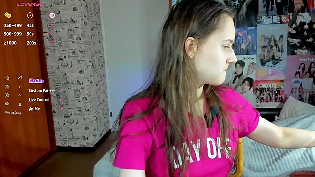 Snapshot of LucyRose3 chatting on 10.21.25 LucyRose3 online show from 10.21.25