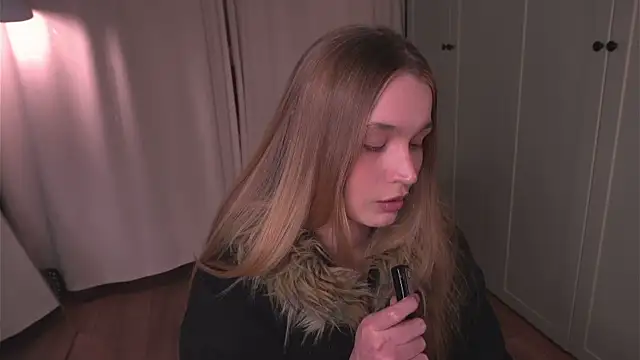 lisa schiele online show from 03.13.26