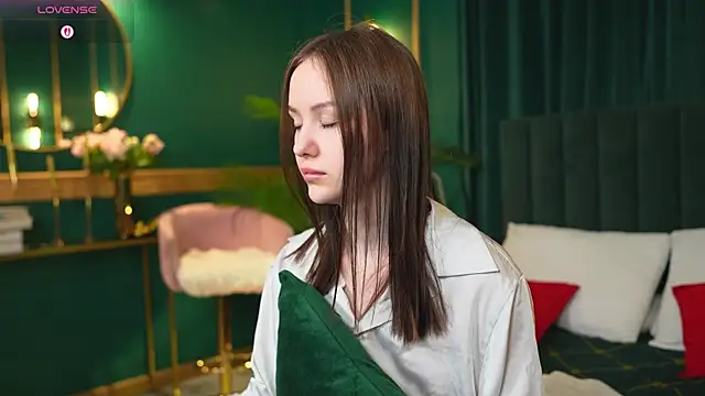 MarySparkle online show from 04.15.26