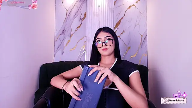 Snapshot of Mhiaa_Sweet chatting on 05.11.26 Mhiaa Sweet online show from 05.11.26
