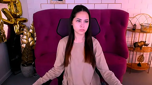 UliaNeer online show from 11.17.25