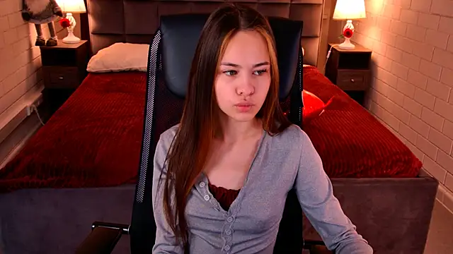 Snapshot of UliaNeer chatting on 02.27.26 UliaNeer online show from 02.27.26