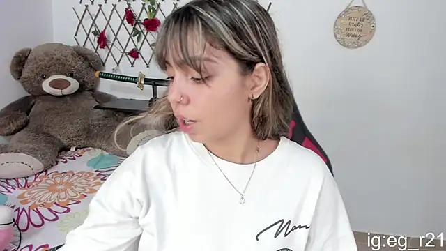 Snapshot of emma_grays2 chatting on 10.14.25 emma grays2 online show from 10.14.25