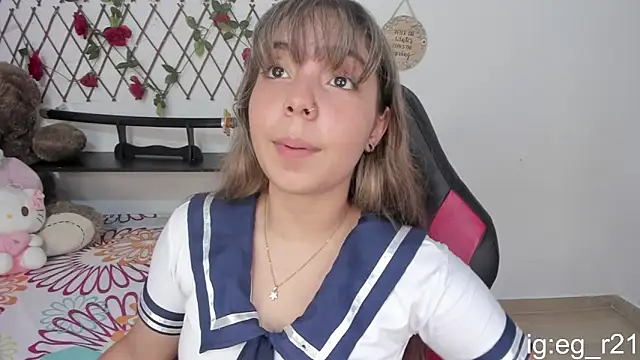 Snapshot of emma_grays2 chatting on 10.18.25 emma grays2 online show from 10.18.25