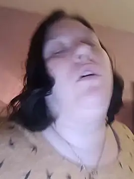 Snapshot of Feuchtekitty92@xh chatting on 11.03.25 Feuchtekitty92xh online show from 11.03.25