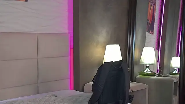 AriWild online show from 09.21.25