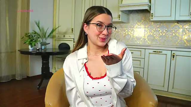 DarelleFaux online show from 11.12.25