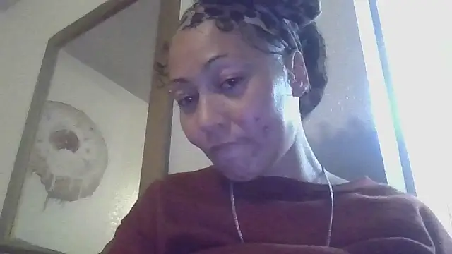 Snapshot of Flossee chatting on 09.30.25 Flossee online show from 09.30.25