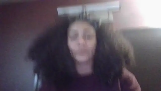 Snapshot of Flossee chatting on 10.04.25 Flossee online show from 10.04.25