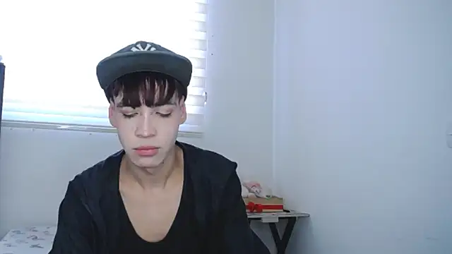 Snapshot of lucky_stricke chatting on 09.13.25 lucky stricke online show from 09.13.25