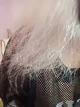 SquirtMilf00 online show from 07.07.26
