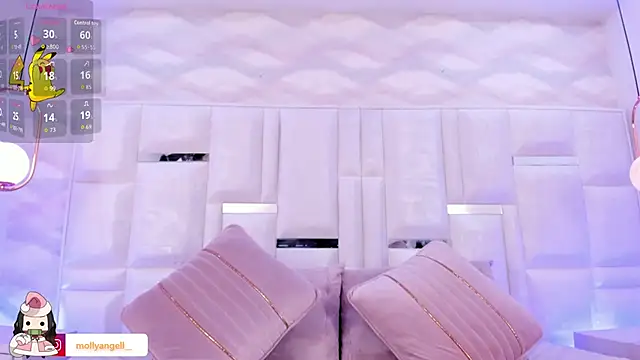 Im Molly Angel online show from 11.30.25