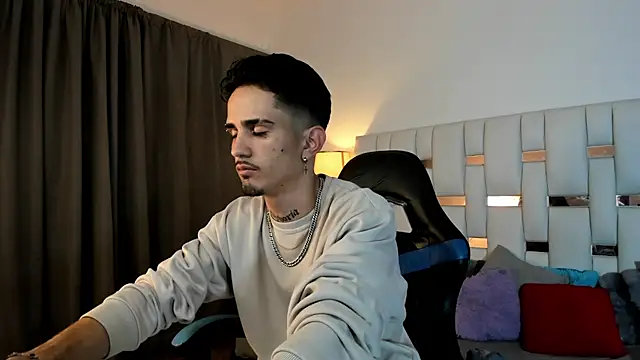 nextboywell1 online show from 04.01.26