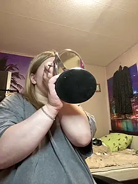 Snapshot of Kemeli008 chatting on 09.17.25 Kemeli008 online show from 09.17.25