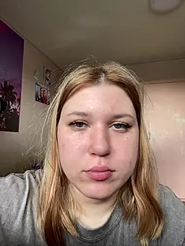 Snapshot of Kemeli008 chatting on 09.18.25 Kemeli008 online show from 09.18.25